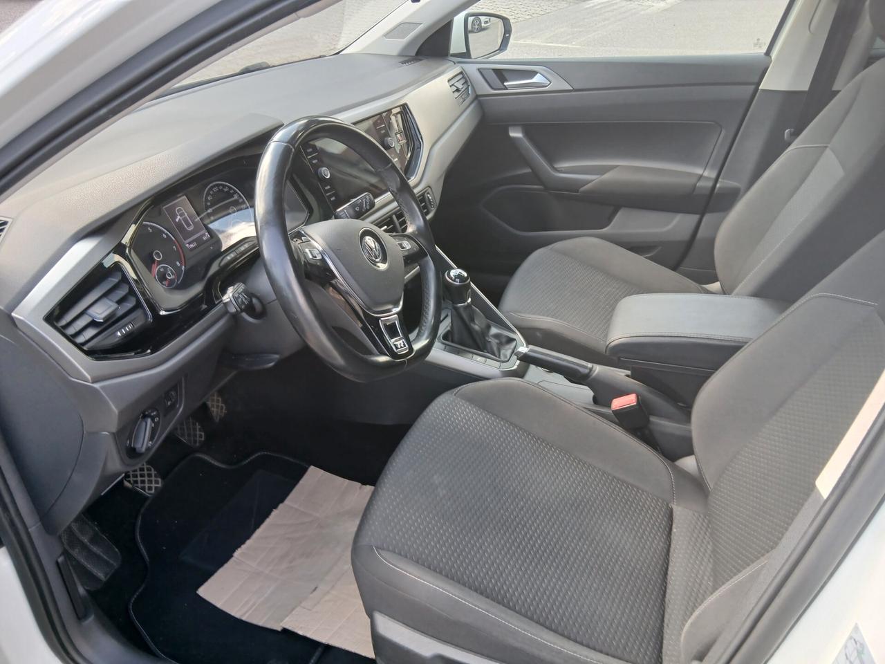 Volkswagen Polo 1.0 EVO 80 CV 5p. Comfortline con KIT estetico tua a € 219 mese