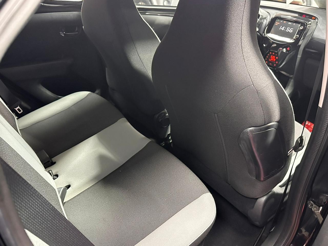 Toyota Aygo 1.0 VVT-i 69 CV x-BLACK - 2016