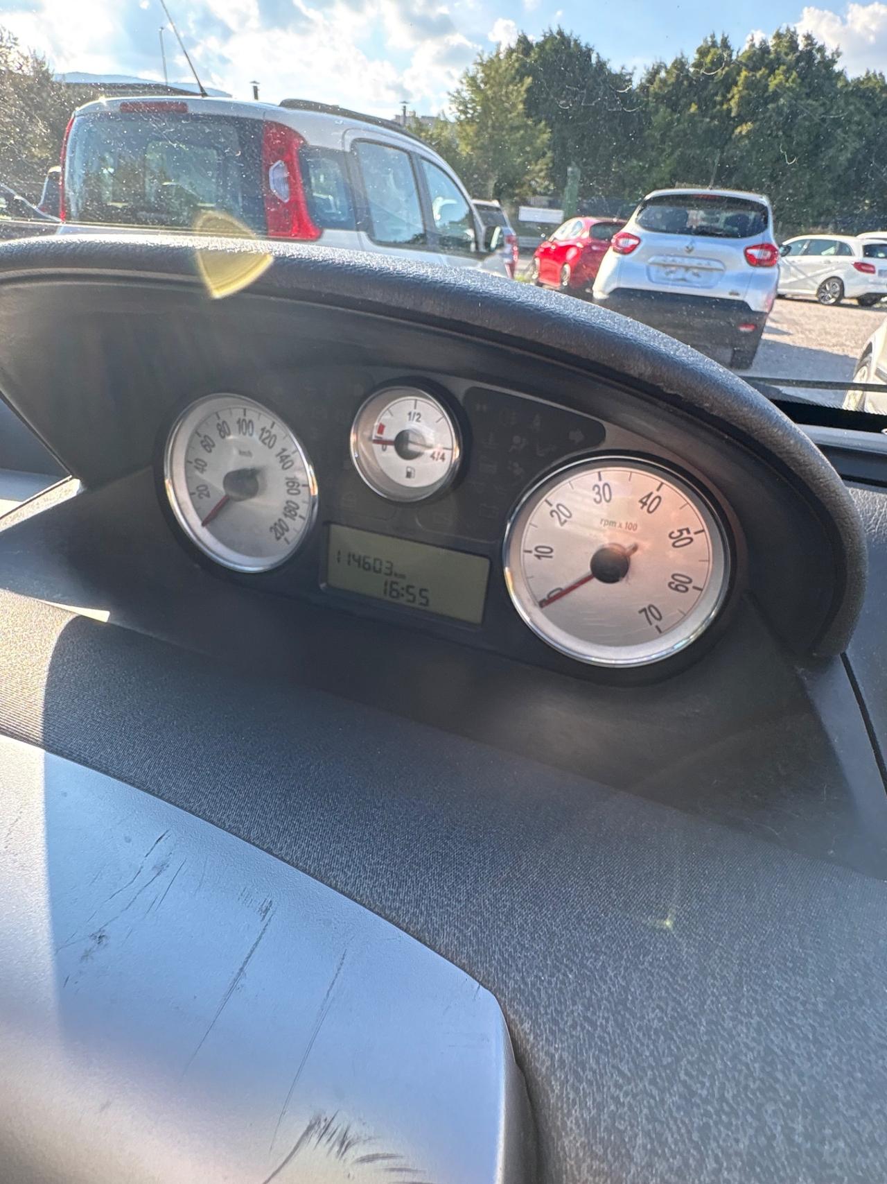 Lancia Ypsilon 1.3 MJT 75 CV Platino