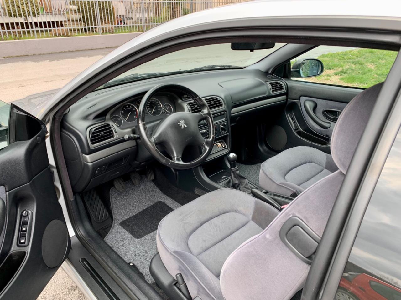 Peugeot 406 2.0i 16V Coupé