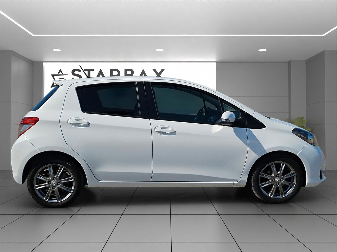 Toyota Yaris 1.4 D-4D 5 porte Trend SEDILI RISCALDABILI RETROCAMERA NAVI