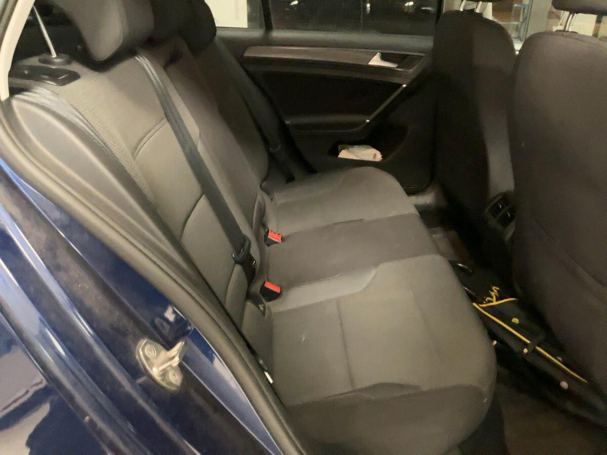 Volkswagen Golf 150CV DSG7