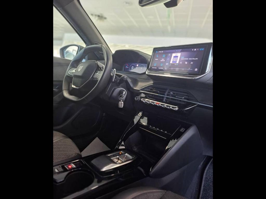 Peugeot 2008 1.5 BlueHDi Allure EAT8