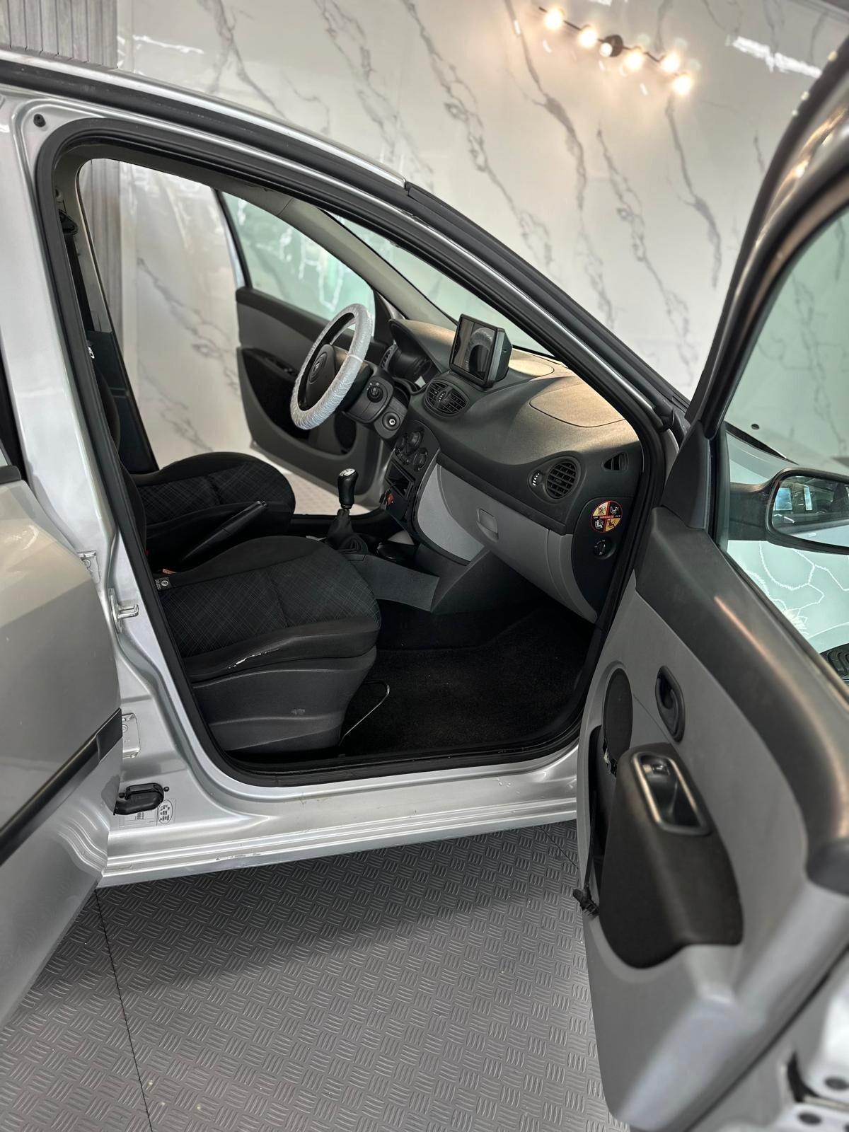 Renault Clio Storia 1.2 5 porte Confort