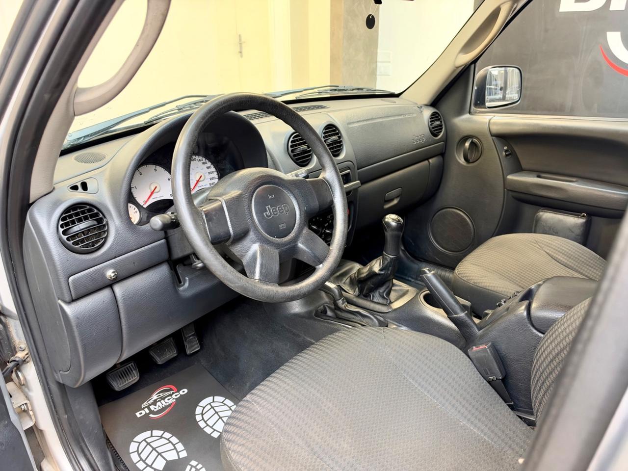Jeep Cherokee 2.5 CRD Sport