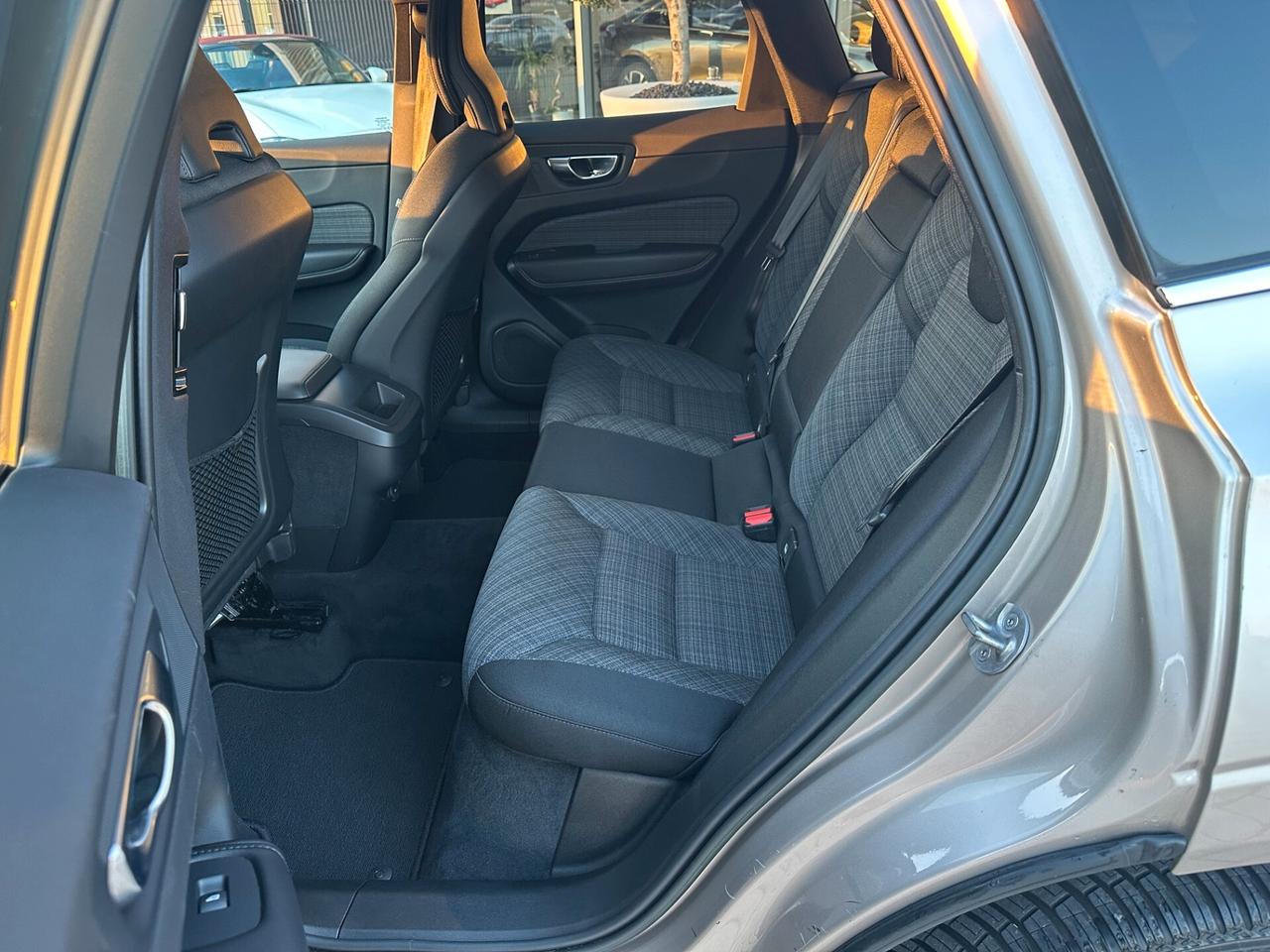 Volvo XC 60 XC60 B4 (d) automatico Business