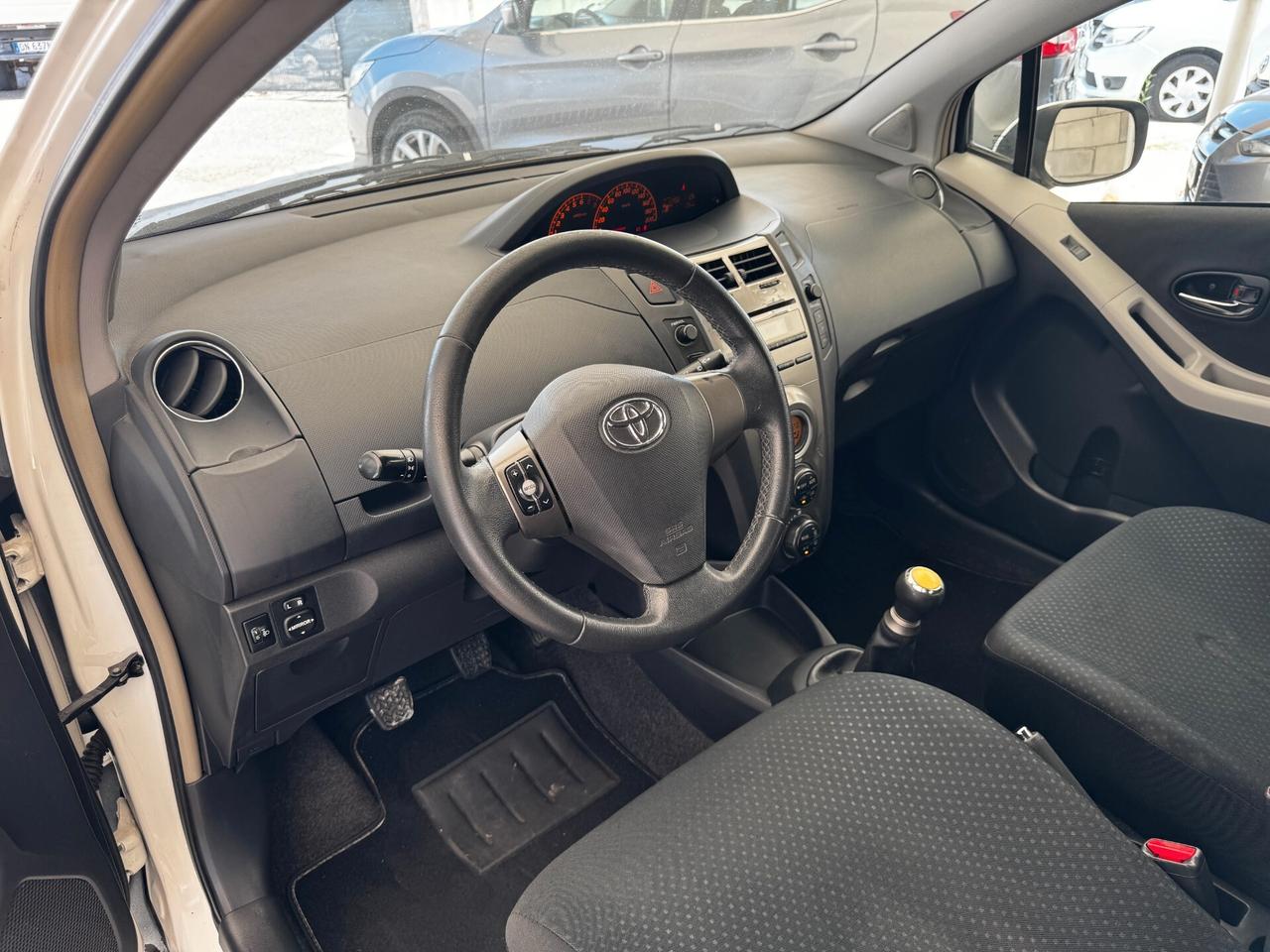 Toyota Yaris 1.0 5 porte Sol 69 Cv