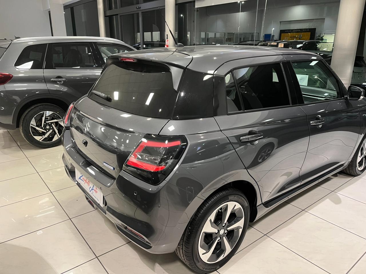 SUZUKI SWIFT 1.2 HYBRID TOP 2WD