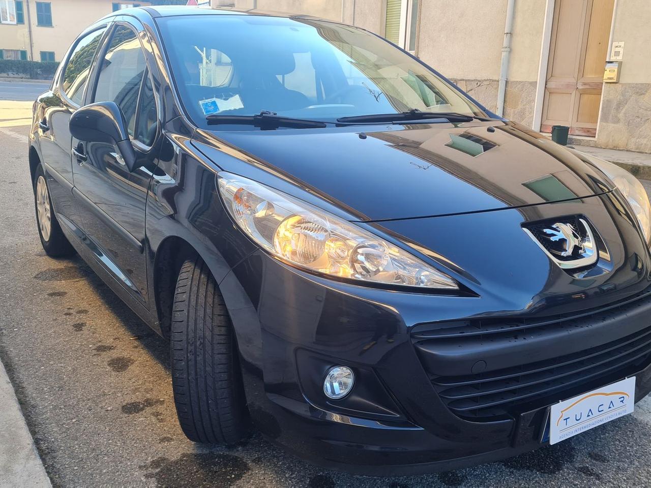 Peugeot 207 1.4 HDI FAP 70 X-Line #8141