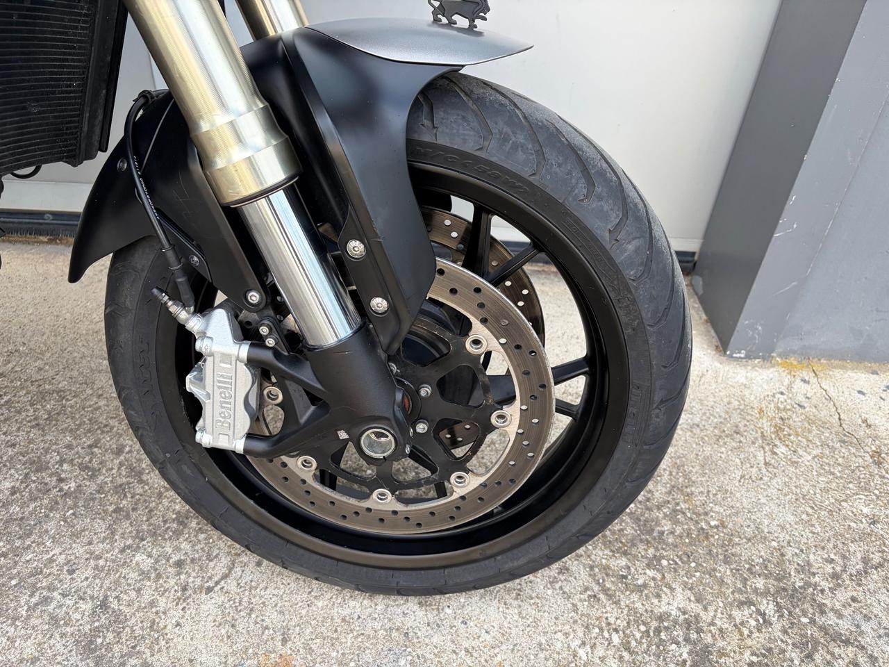 Benelli Leoncino 800