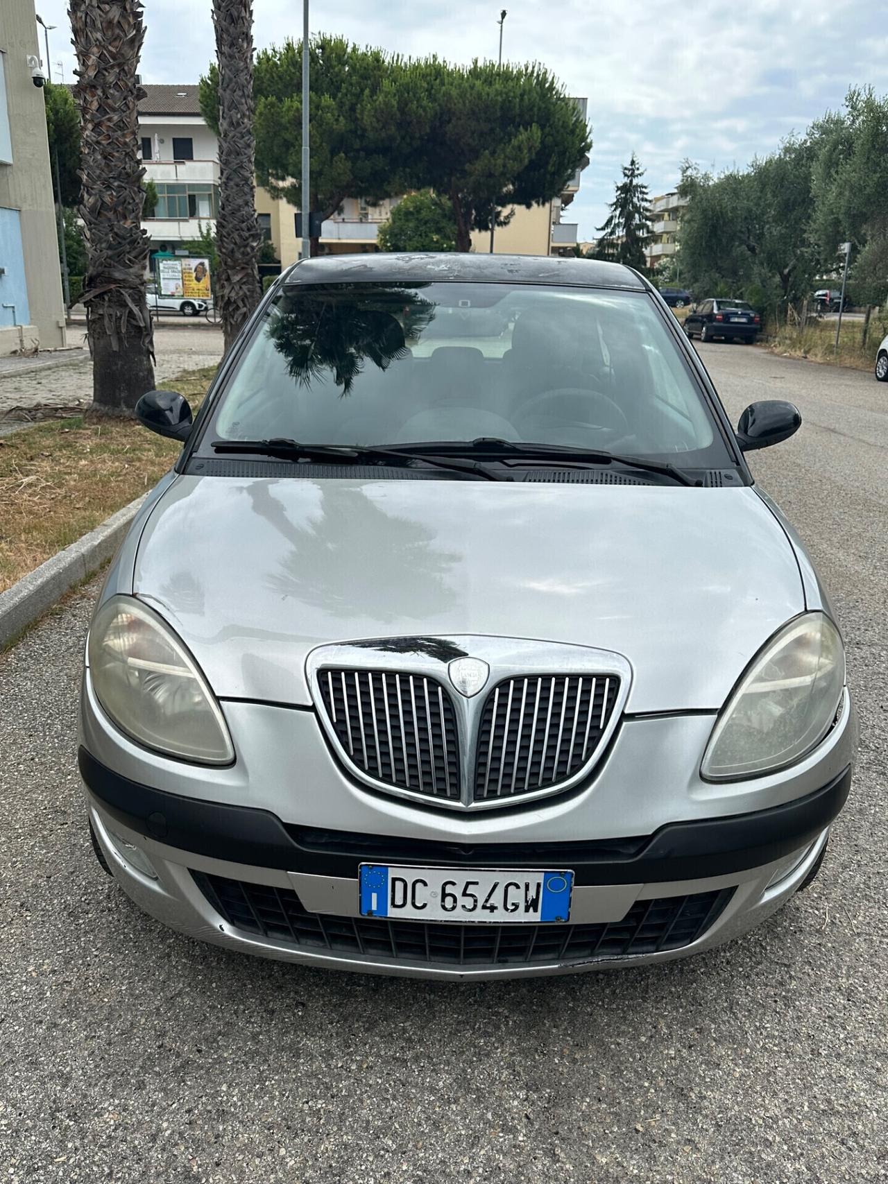 Lancia Ypsilon 1200 benz 2006 neopatentati