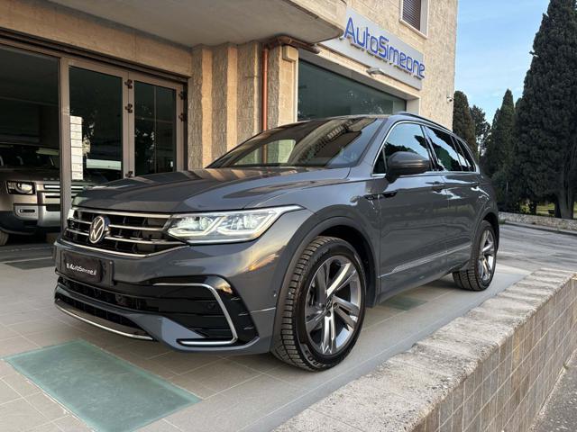 VOLKSWAGEN Tiguan 2.0 TDI 150 CV SCR DSG R-Line LUCI AMBIENTE