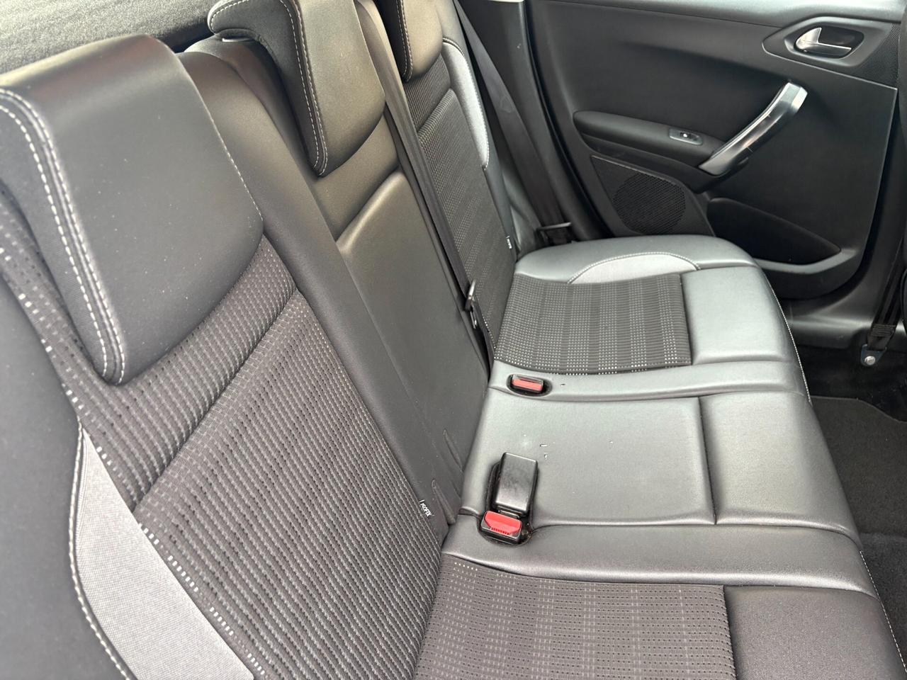 Peugeot 2008 BlueHDi 100 Allure