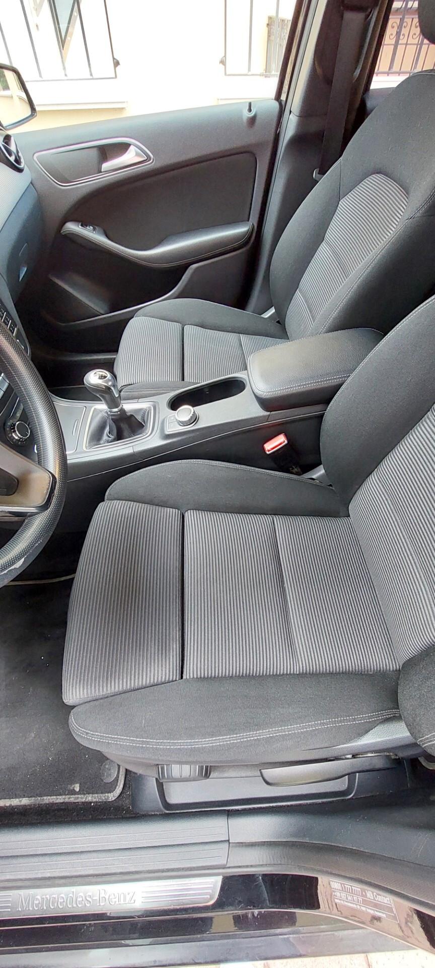 MERCEDES B180 PREMUIM 1,5 DIESEL 110 CV NAVI TELEFONO RETROCAMERA FULL FULL