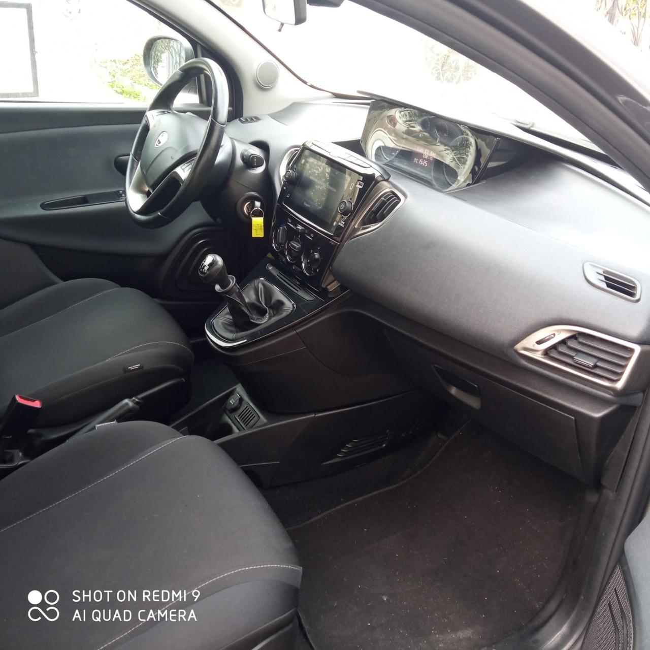 Lancia Ypsilon 1.0 FireFly 5 porte S&S Hybrid Gold Plus