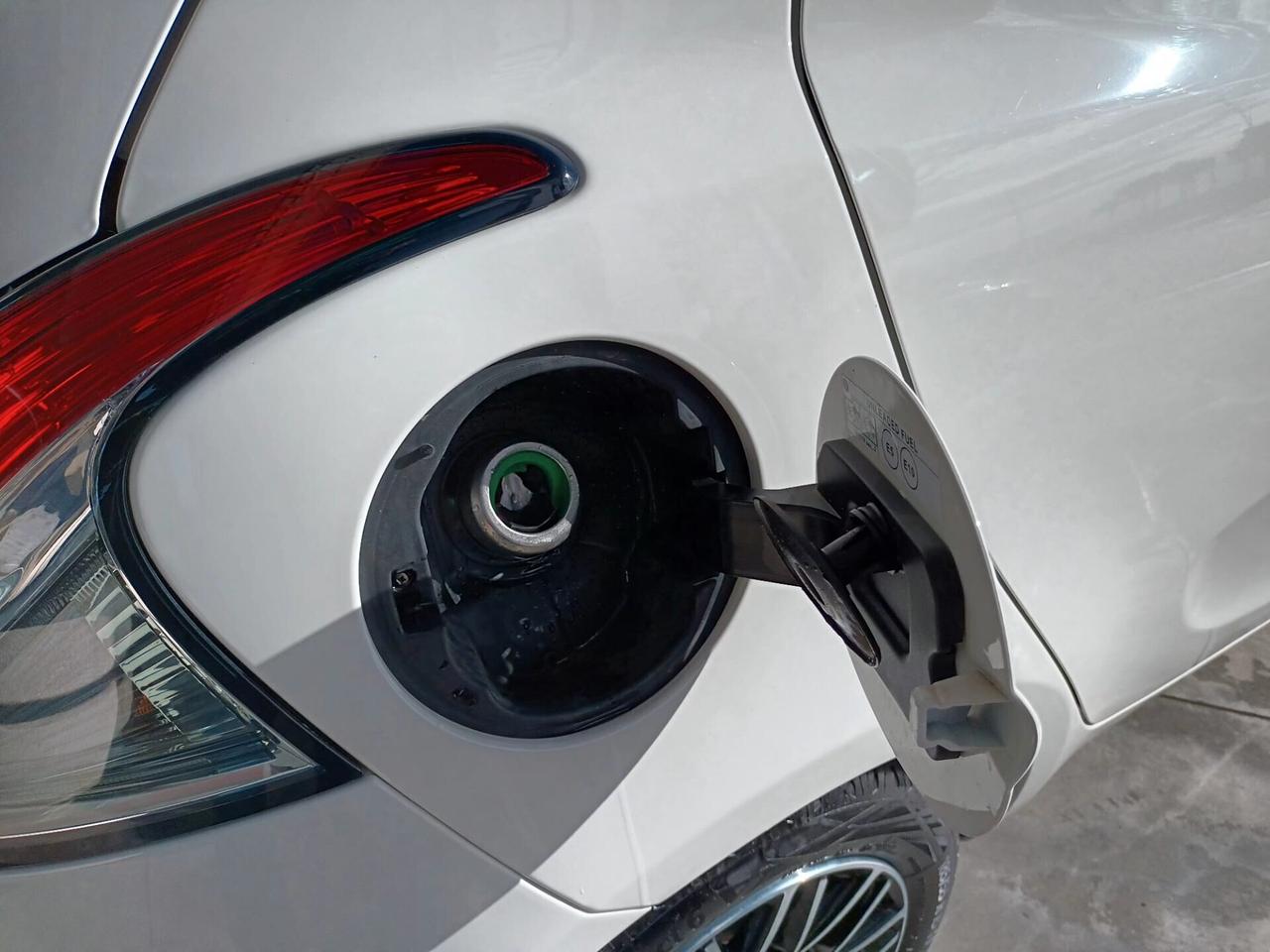 Lancia Ypsilon 1.0 PLATINO Hybrid 70 CV