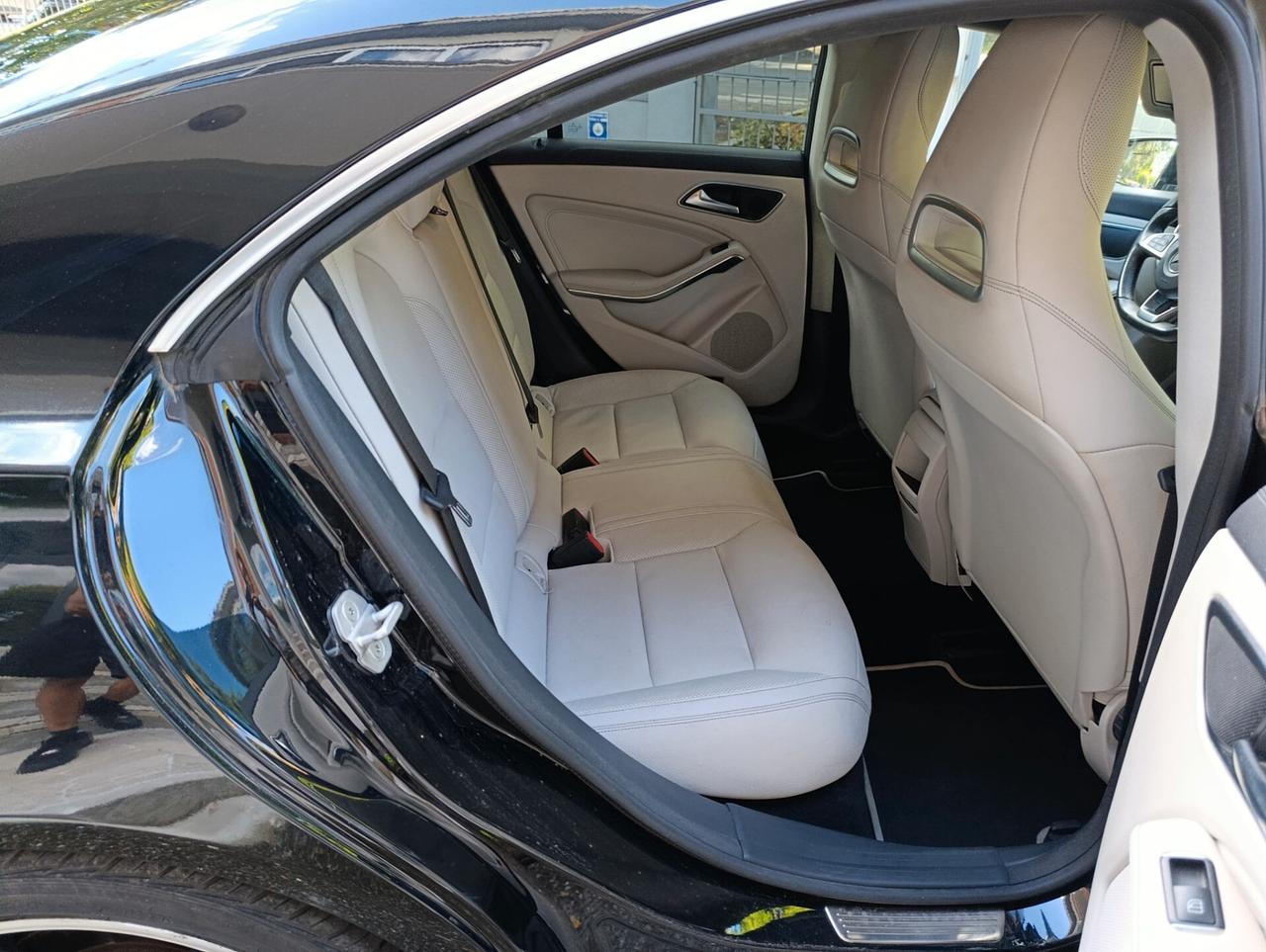 Mercedes-benz CLA 200d PREMIUM AMG line - GARANZIA 12 MESI