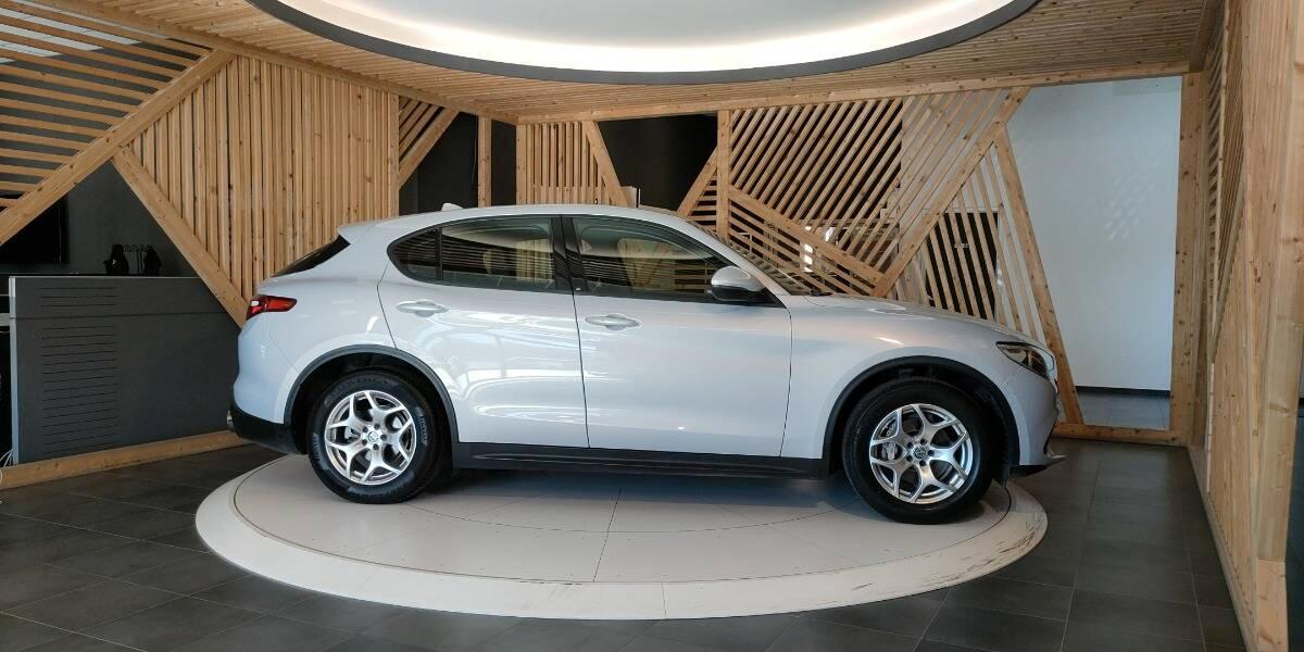 Alfa Romeo Stelvio 2.2 t Business Q4 190cv auto
