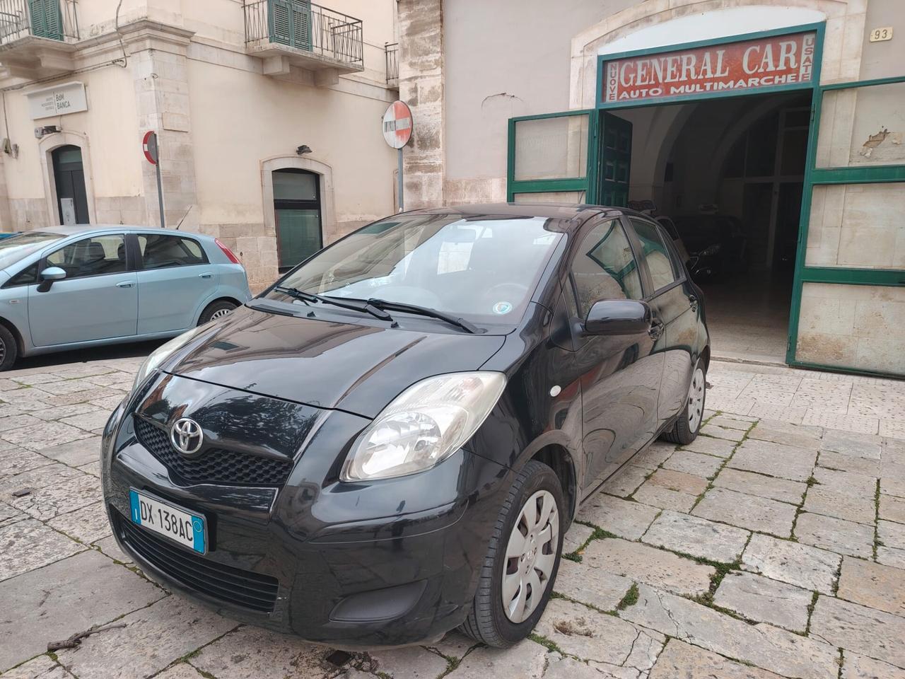 Toyota Yaris 1.0 5 porte Sol