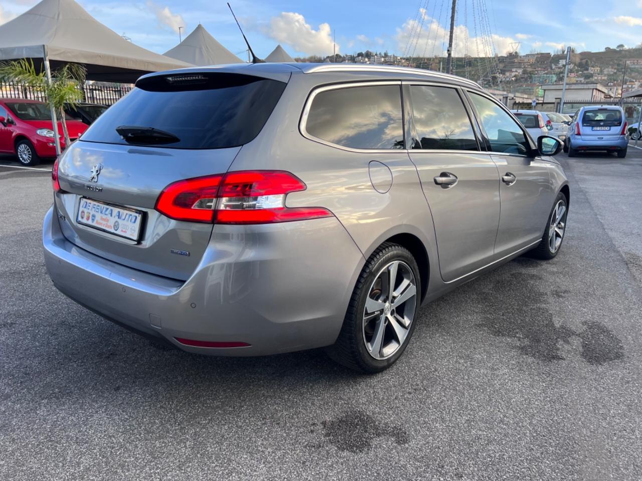 Peugeot 308 BlueHDi 120 S&S SW Allure