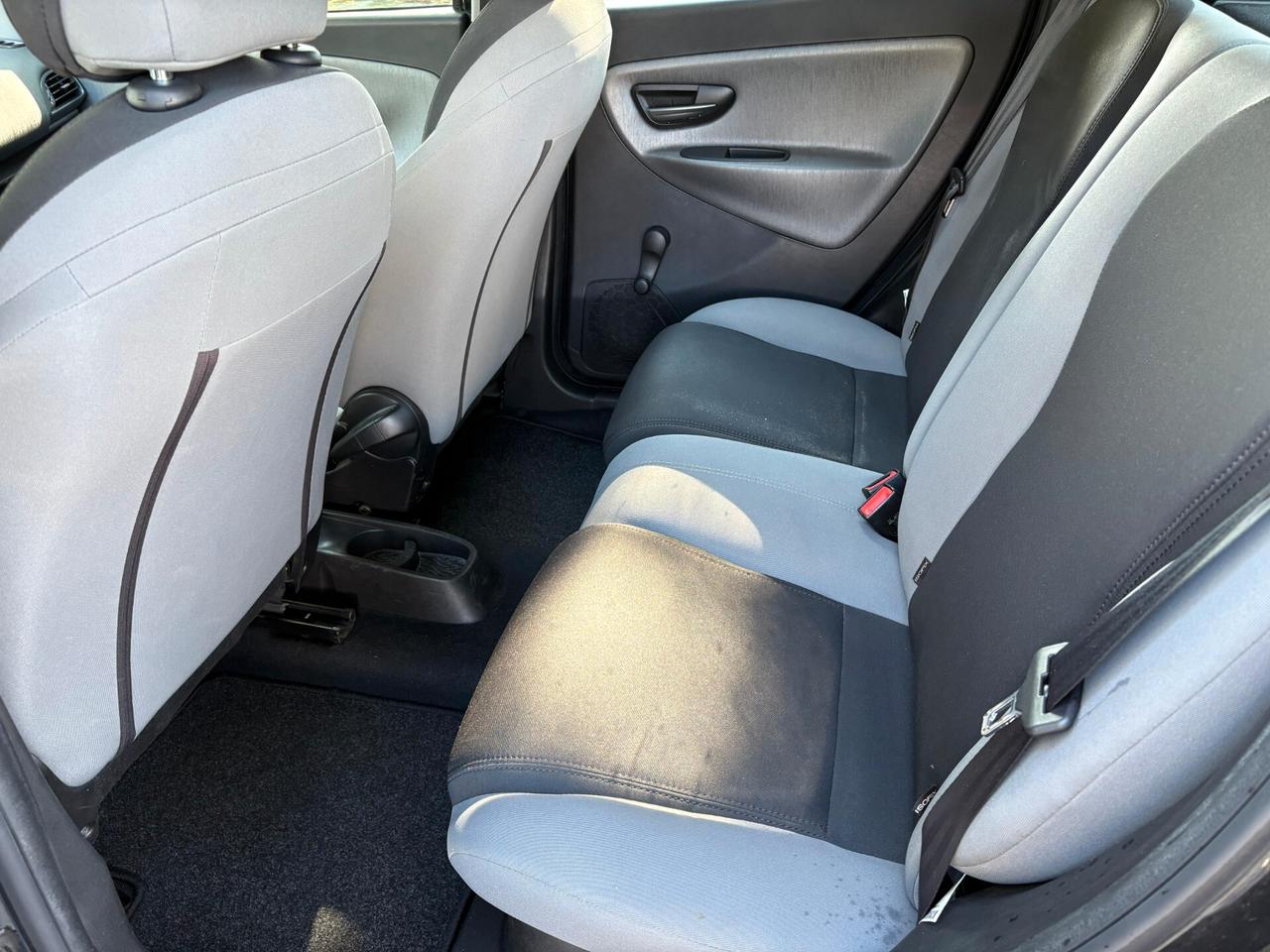 Lancia Ypsilon 0.9 TwinAir 85 CV 5 porte Metano Ecochic Silver