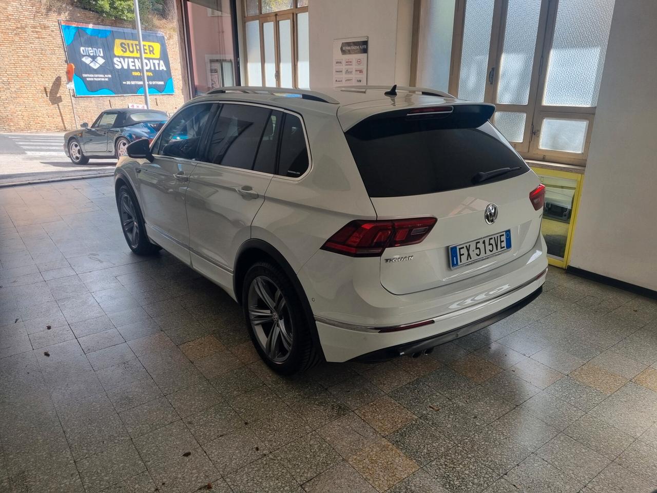 Volkswagen Tiguan 1.6 TDI SCR R-Line, TELECAMERA, UNICOPROPRIETARIO
