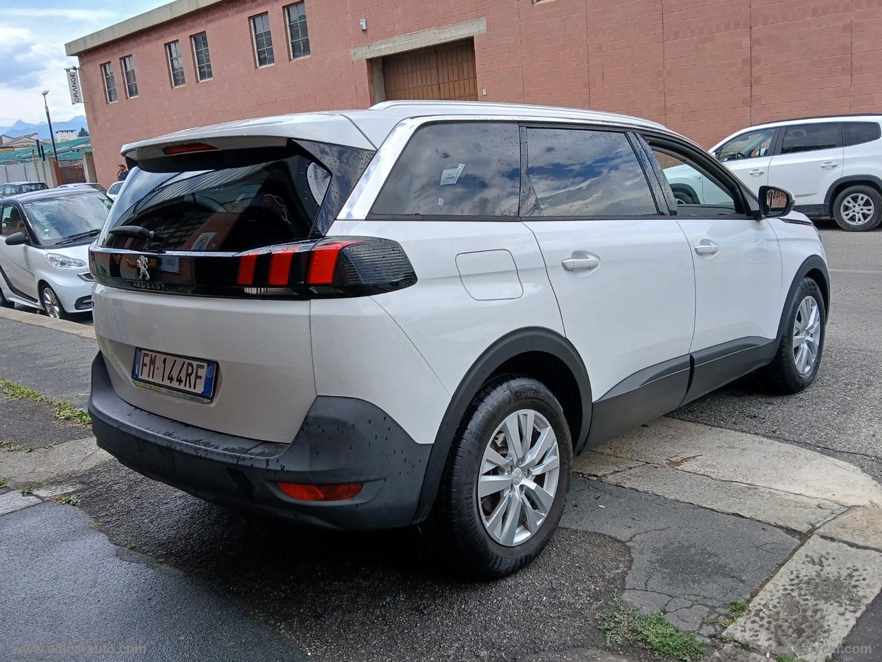 PEUGEOT 5008 BlueHDi 120 S&S