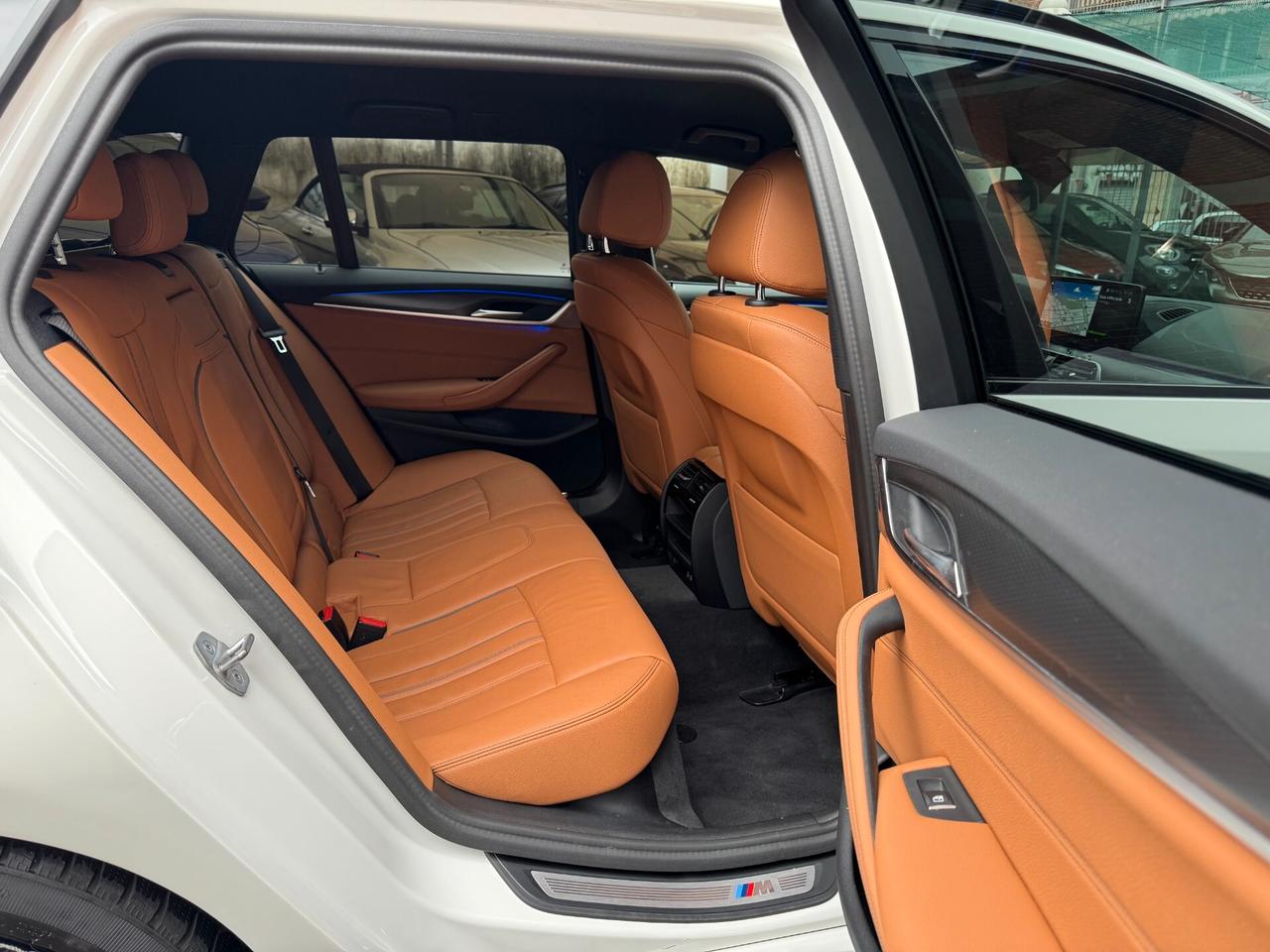 BMW 520 G31d Touring LCI mhev 48V xdrive Msport auto