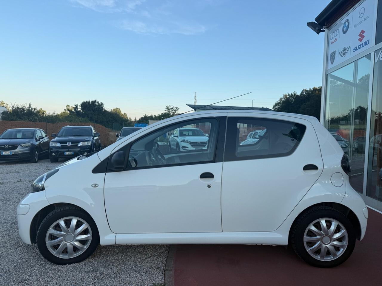 Toyota Aygo 1.0 12V VVT-i 5 porte Deep Ocean Connect