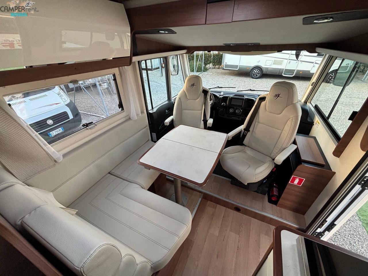 RAPIDO C55i - motorhome con letti gemelli in coda ed ampio garage