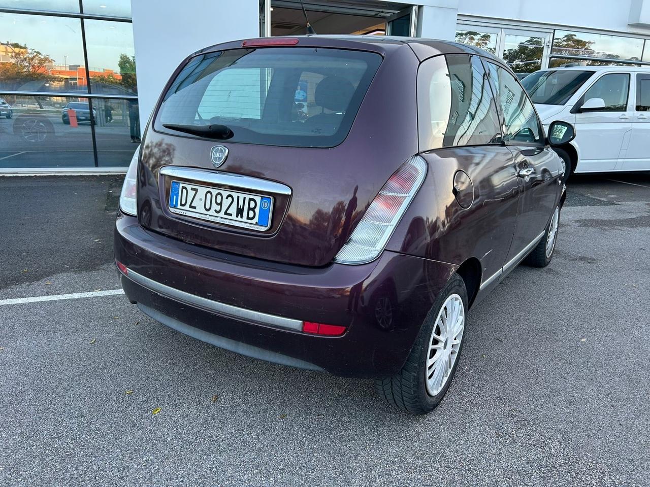 Lancia Ypsilon 1.4 Argento Ecochic GPL