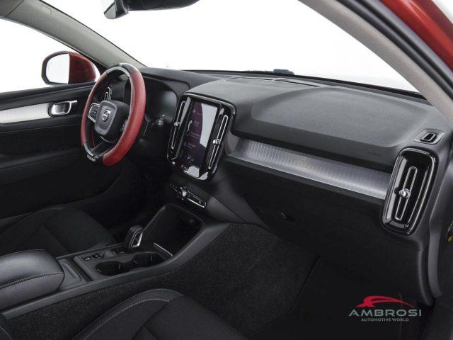 VOLVO XC40 T4 AWD Geartronic Momentum