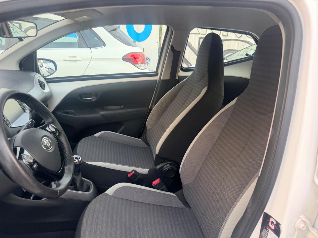 Toyota Aygo 1.0 72 CV 5 porte 82000 KM