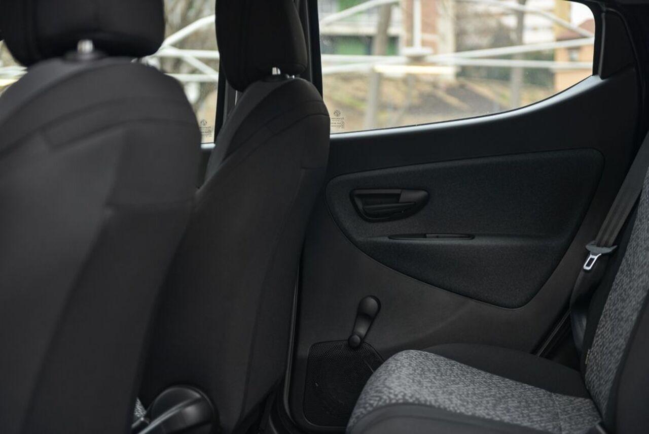 LANCIA Ypsilon III 2021 - Ypsilon 1.0 firefly hybrid Silver s&s 70cv