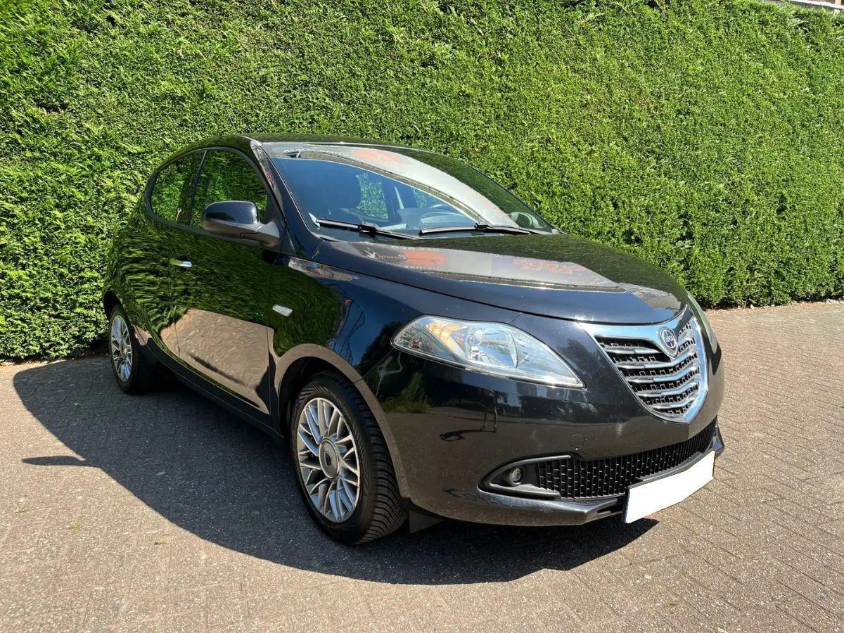 Lancia Ypsilon 1.2 70cv 5 porte Gold Neop.Ok