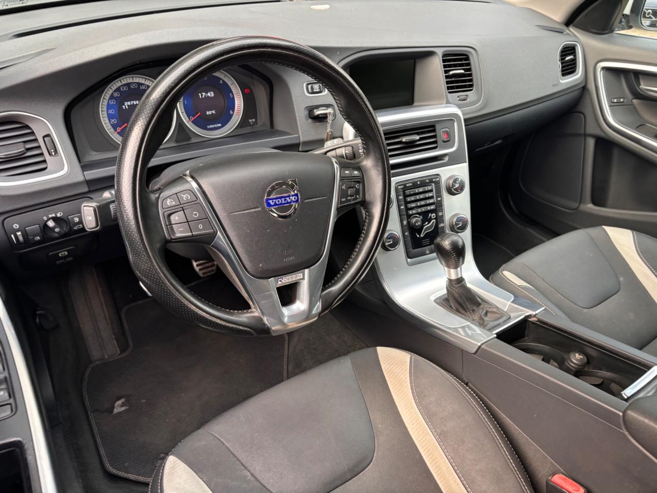 Volvo V60 D3 R-design Kinetic