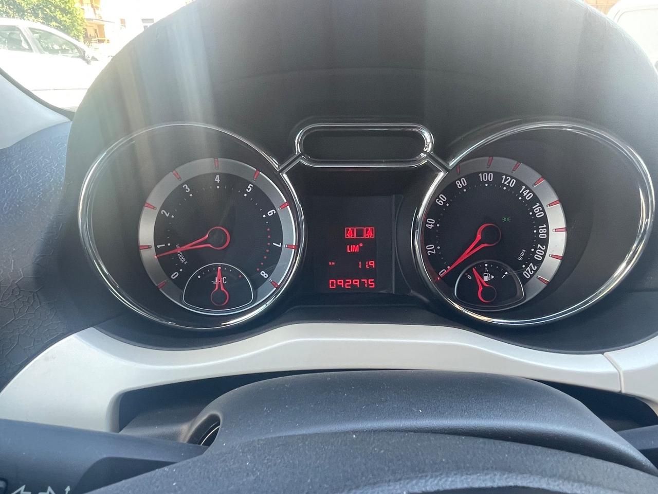 Opel Adam 1.2 70 CV WHITE-BLACK LINK NEOPATENTATI
