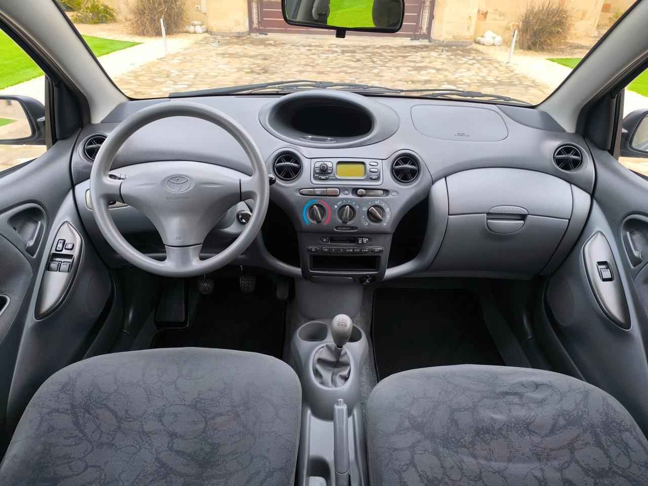 Toyota Yaris 1.0i benzina perfetta