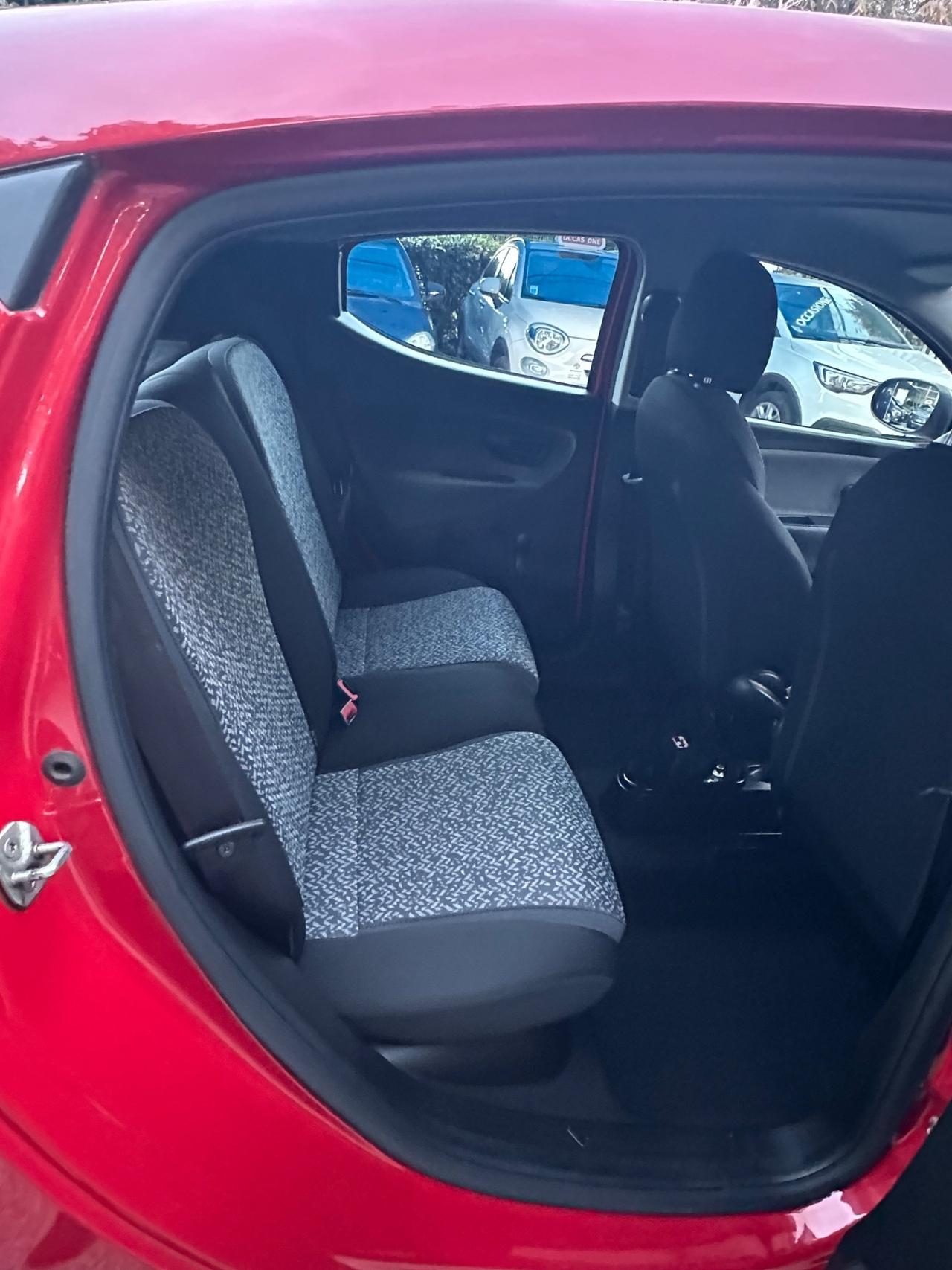 Lancia Ypsilon 1.0 FireFly 5 porte S&S Hybrid Ecochic Gold