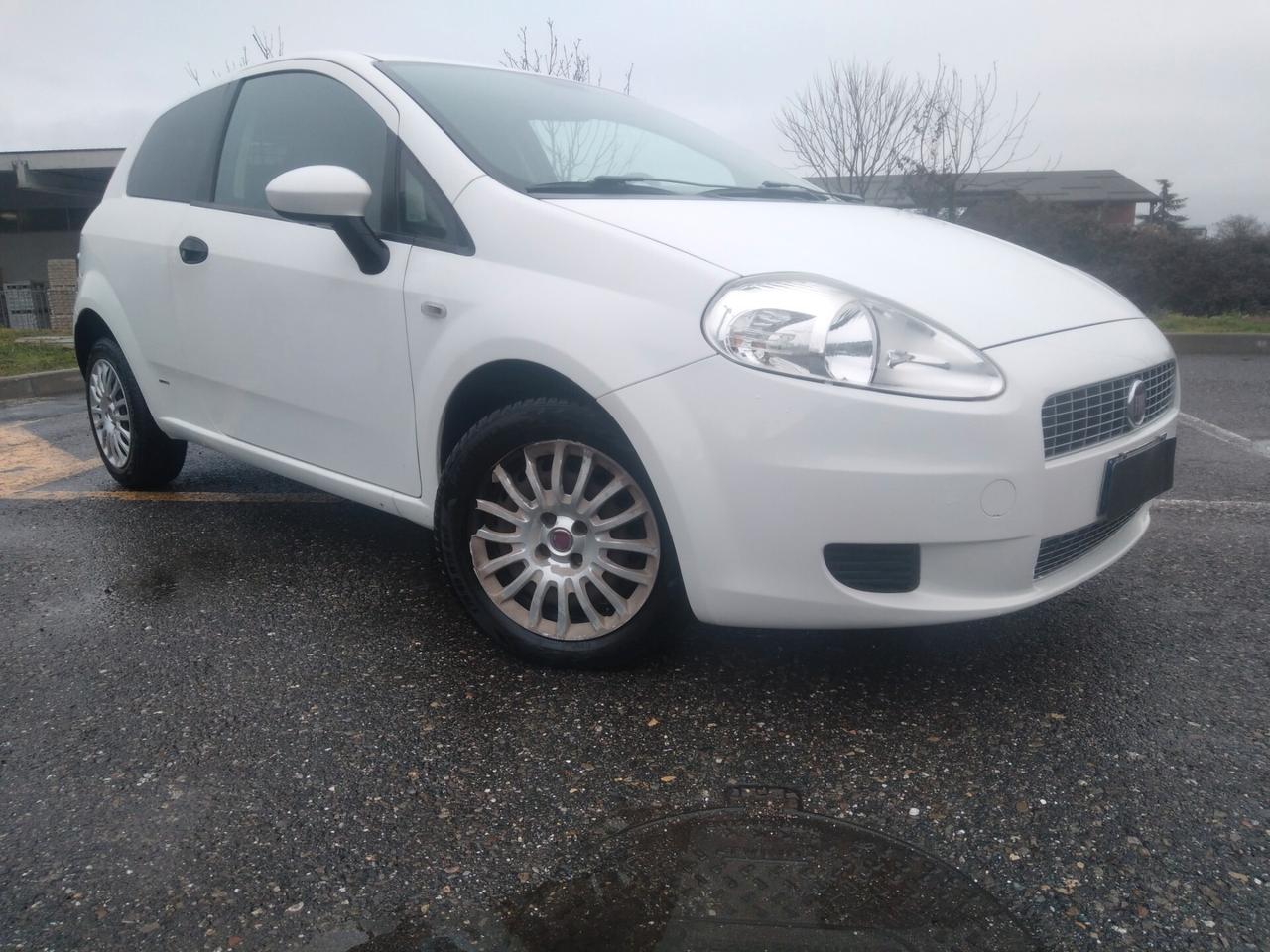 Fiat Grande Punto 1.3 MJT 75 3p.Van Active 2pt x neopatentati