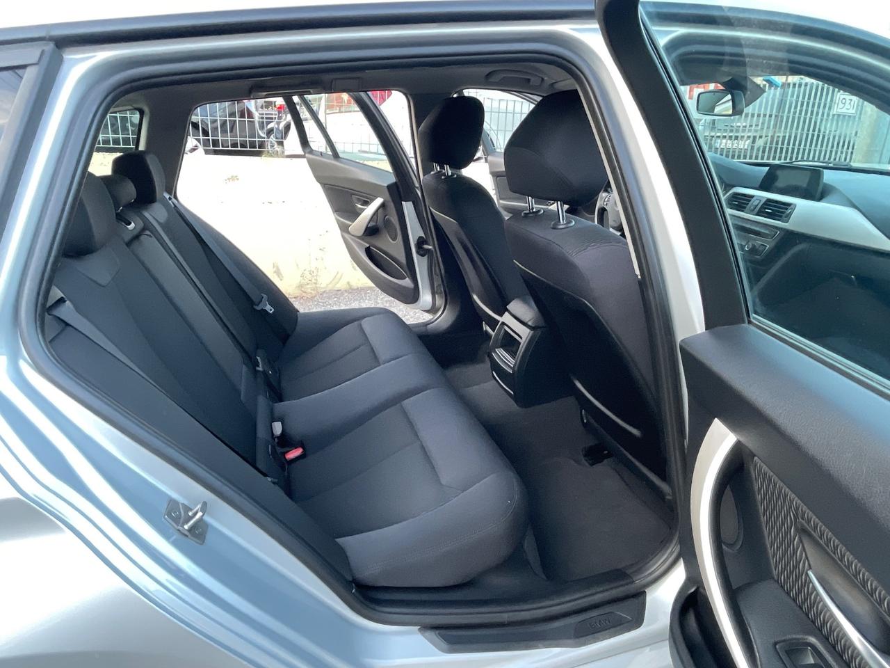Bmw 320 320d Touring cambio automatico - navigatore