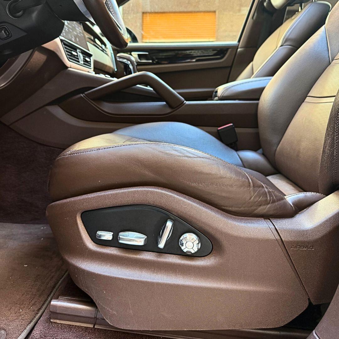 Porsche Cayenne 3.0 V6 E-Hybrid