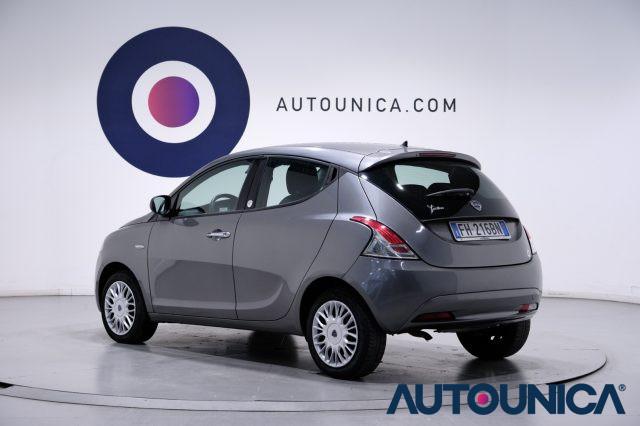 LANCIA Ypsilon 1.2 69 CV 5 PORTE GPL ECOCHIC SILVER NEOPATENTATI