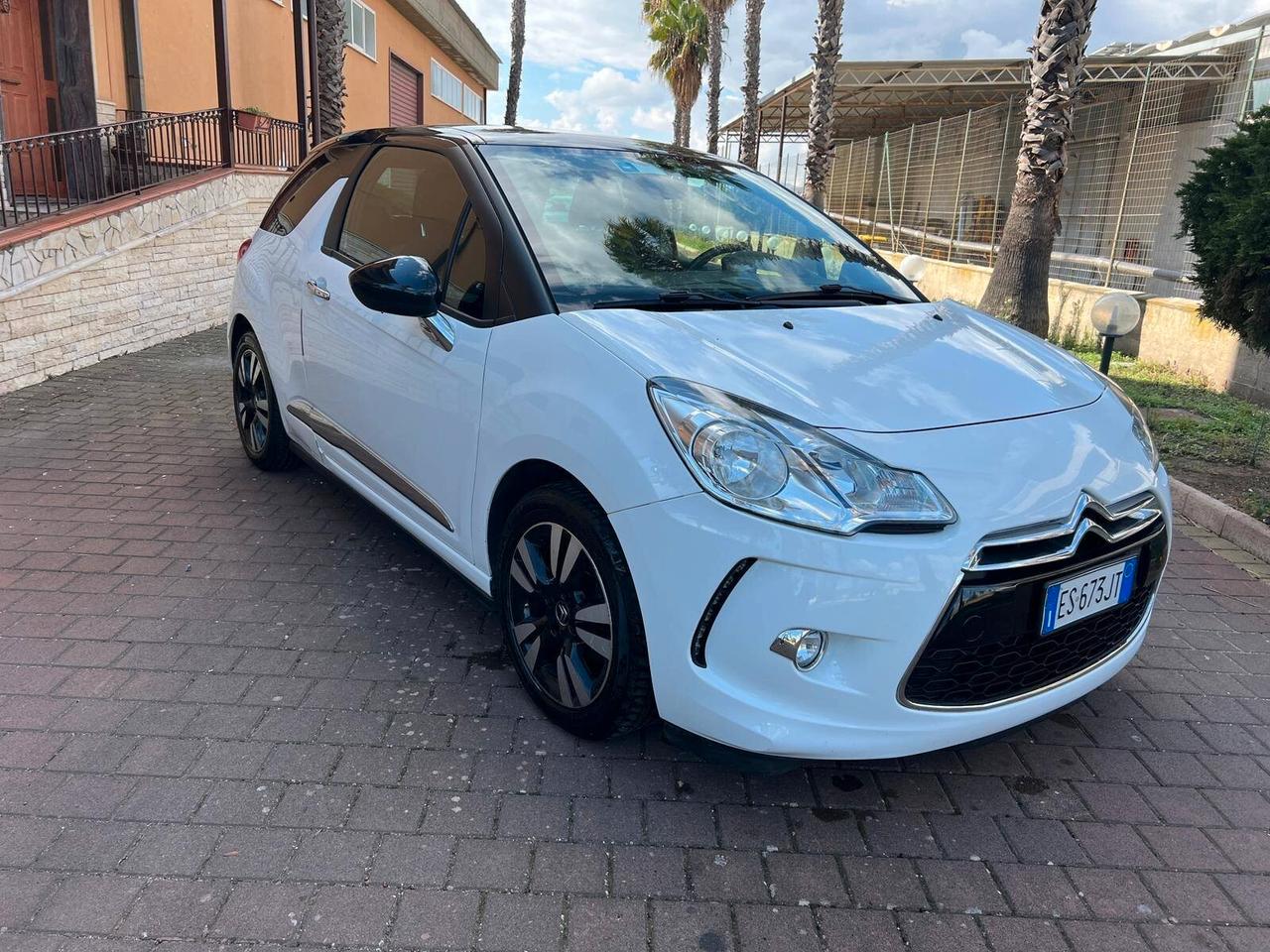 Ds DS3 3 1.2 VTi 82 Just Black