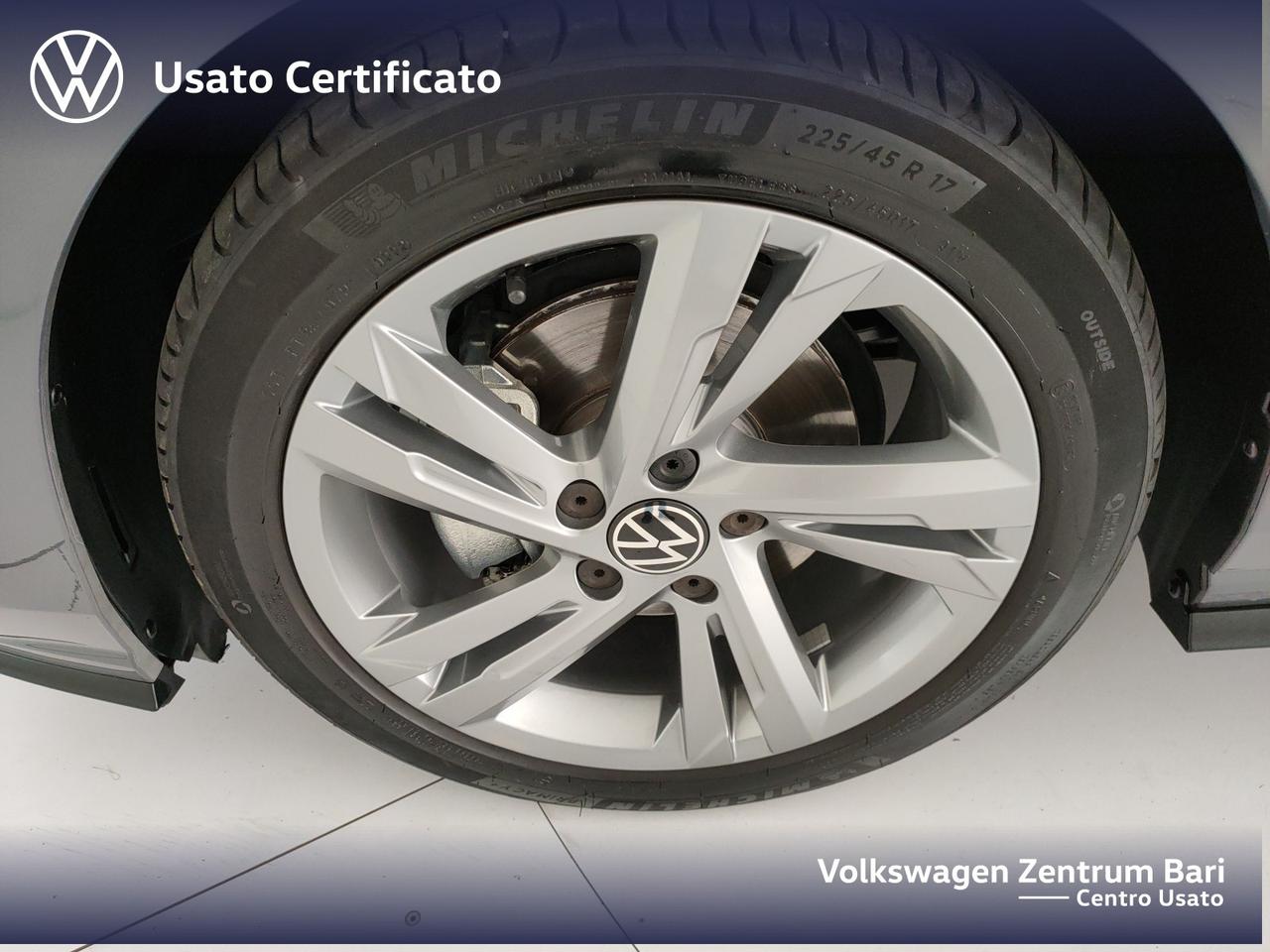 Volkswagen Golf 1.5 etsi evo r-line 130cv dsg