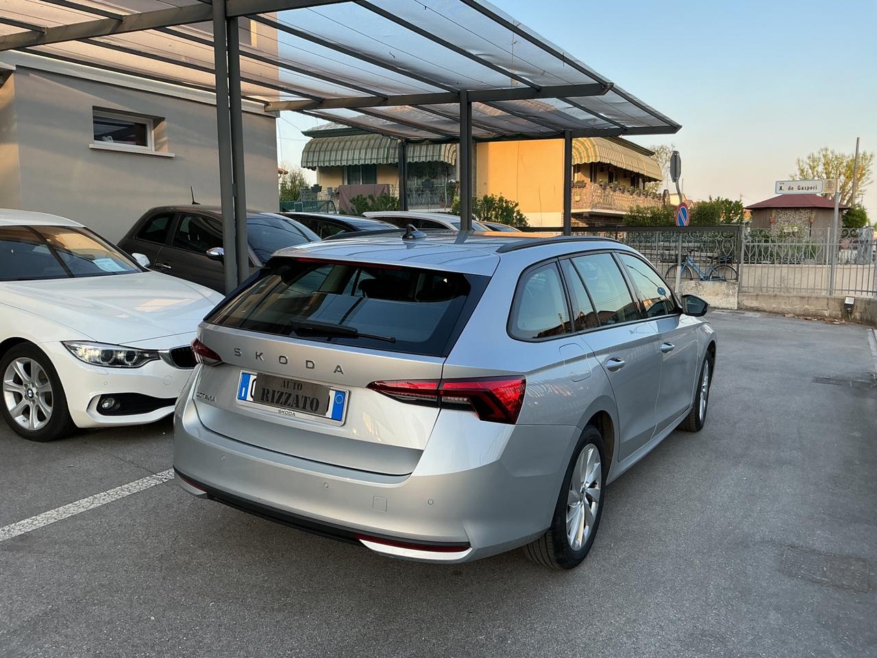 Skoda Octavia 2.0 TDI 150 CV DSG Wagon Selection - KM 22.000
