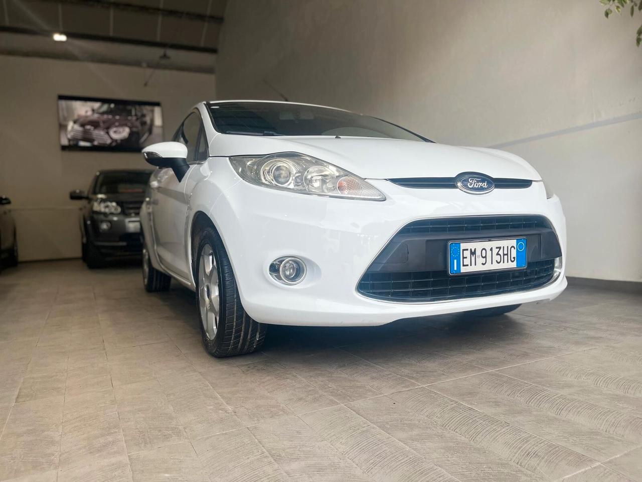 FORD FIESTA 1.2 60CV TITANIUM *UNICOPRO* *2012*