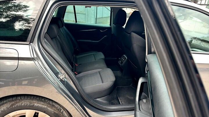 Skoda Octavia 2.0 TDI EVO SCR DSG Wagon Executive