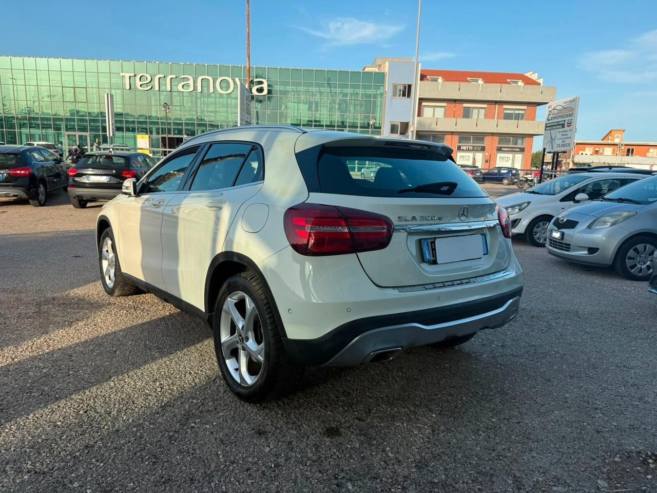 Mercedes-benz GLA 200 d Automatic Premium