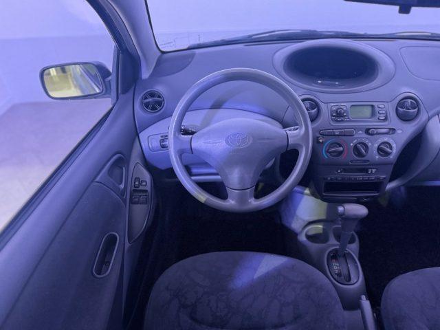 TOYOTA Yaris 1.3i 16V cat 3 porte aut. Sol